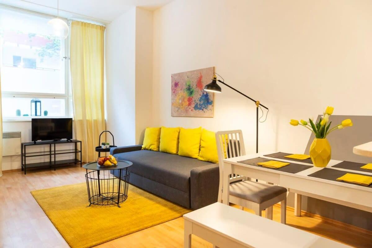 Cozy 2 Room Apartment Next To Hermannstrasse Berlin Exterior photo