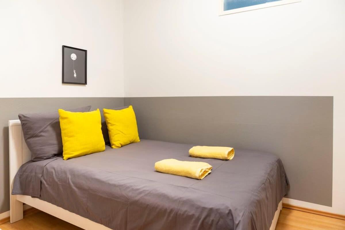 Cozy 2 Room Apartment Next To Hermannstrasse Berlin Exterior photo